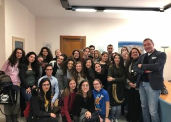 Crotone, gli alunni della 3^D del Liceo Pitagora incontrano il Questore Sanfilippo